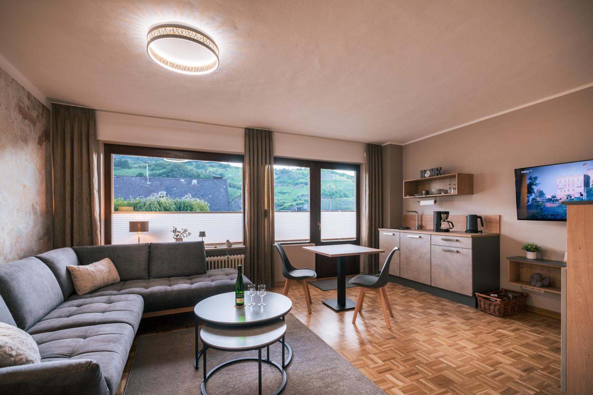 Ferienweingut Hirschen Schulstrasse Bed & Breakfast Burg  Exterior foto