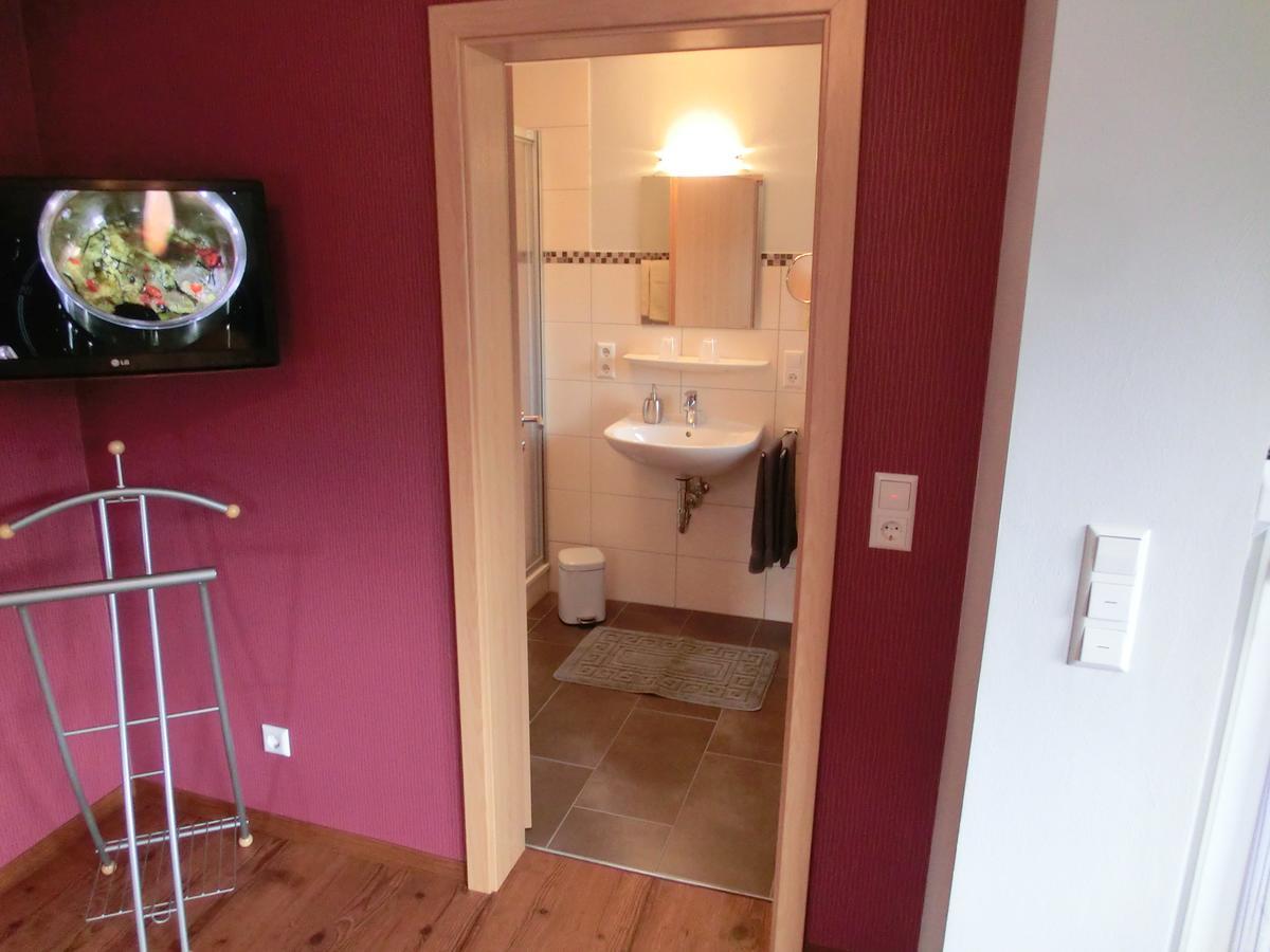 Ferienweingut Hirschen Schulstrasse Bed & Breakfast Burg  Exterior foto
